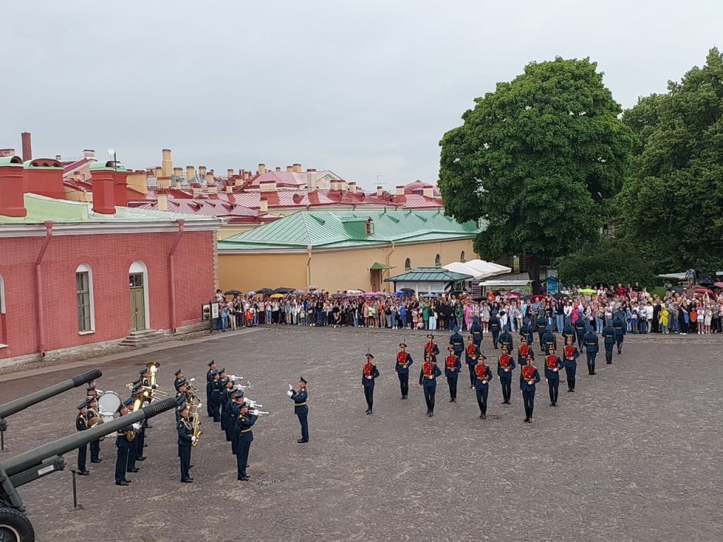 В Петропавловской крепости состоится церемония развода почетного караула