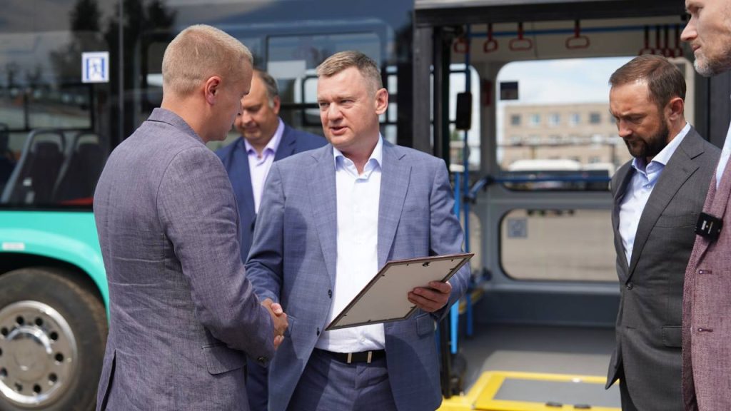 Из Петербурга в Вологду передали 20 троллейбусов