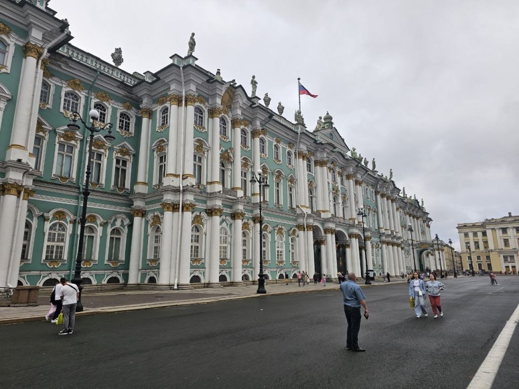 Жители Москвы переезжают в Петербург в 1,5 раза чаще, чем петербуржцы в столицу