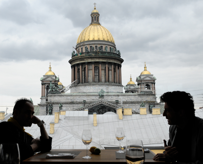 Петербург обогнал Москву по посадочным местам в общепите