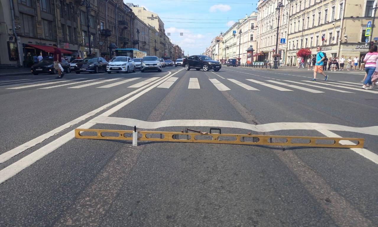 Прокуратура обнаружила просадку асфальта и глубокие колеи на Невском