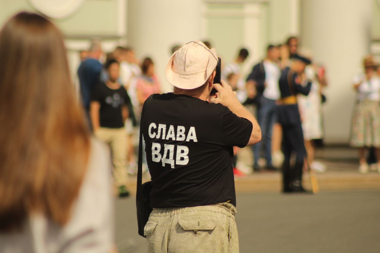 Десантники отметили День ВДВ в центре Петербурга