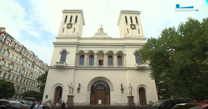 В Кафедральном соборе Петра и Павла прошел гала-концерт фестиваля «Поющий мир»