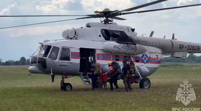 Пострадавшую туристку из Петербурга эвакуировали на МИ-8 с перевала Комлагат