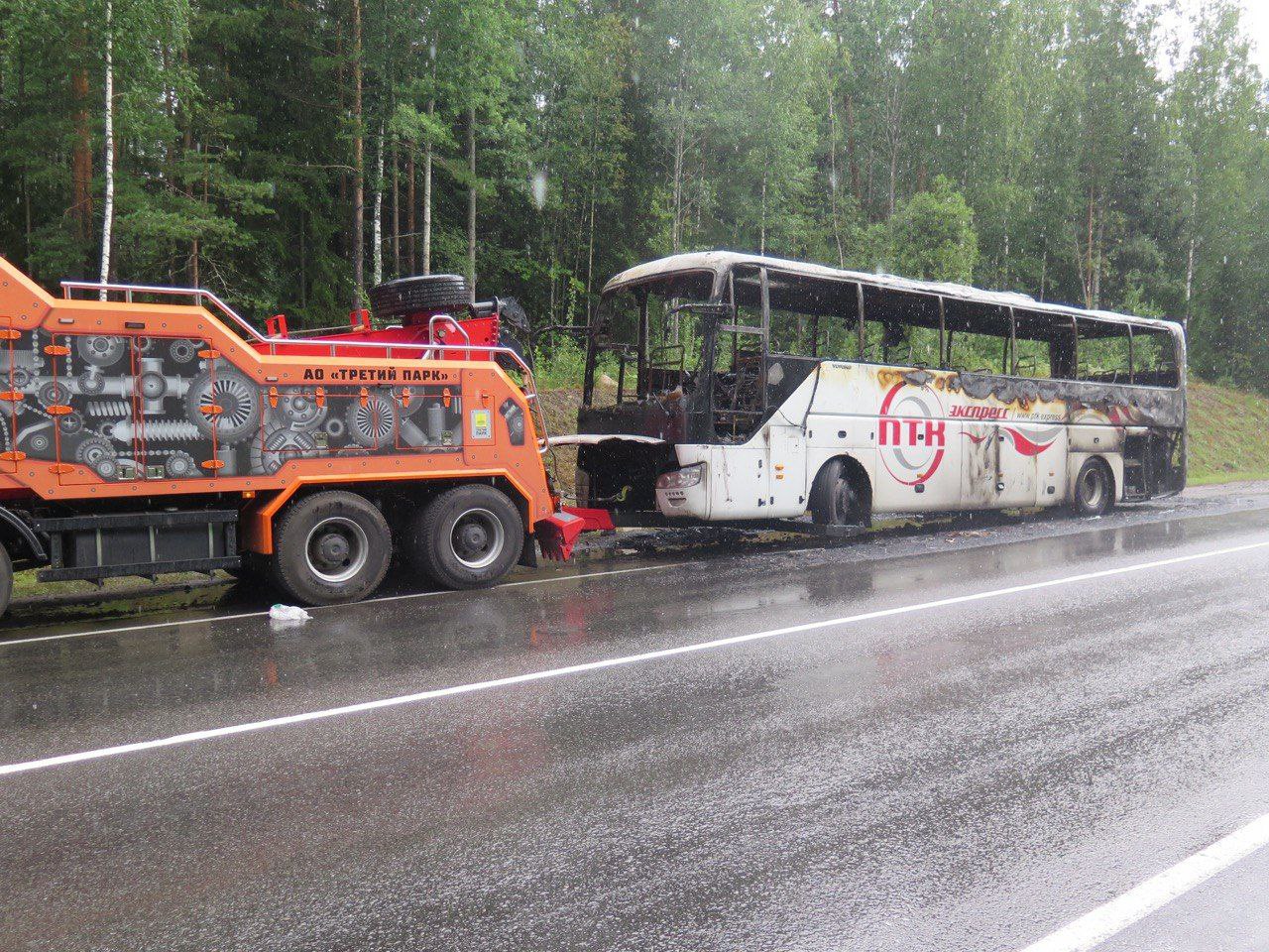 Под Приозерском сгорел рейсовый пассажирский автобус