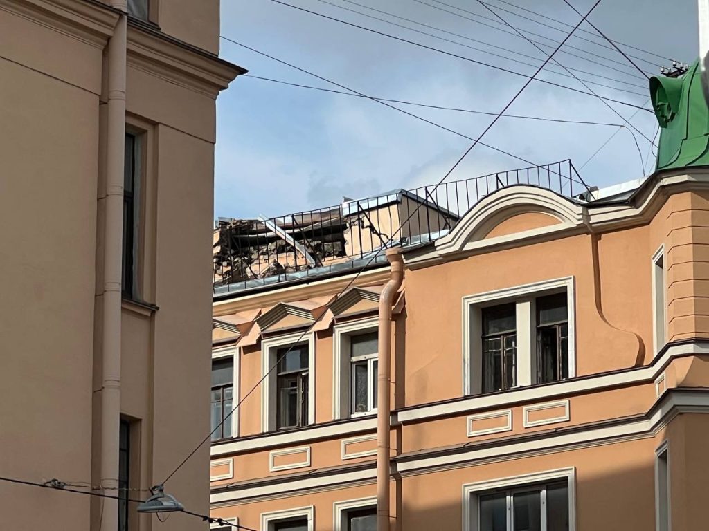 Жителей дома на улице Большая Зеленина эвакуировали из-за поврежденных стен