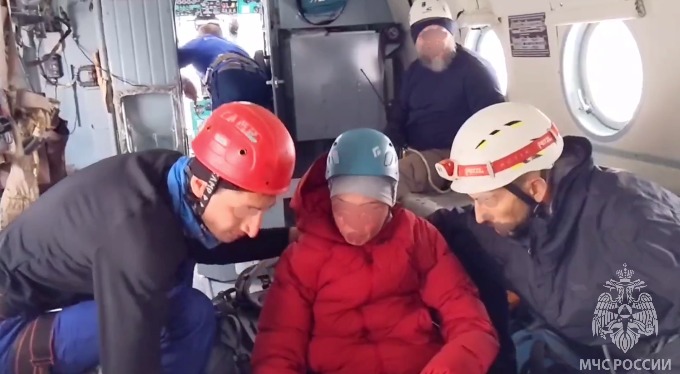 Пострадавшую туристку из Петербурга эвакуировали на МИ-8 с перевала Комлагат