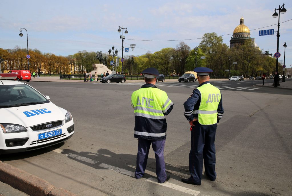 УФАС по Петербургу заинтересовалось резким скачком цен на обучение в автошколах