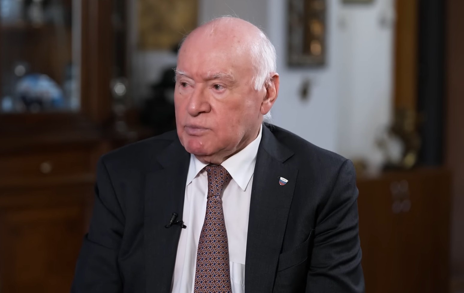 photo_5472322977384226965_w