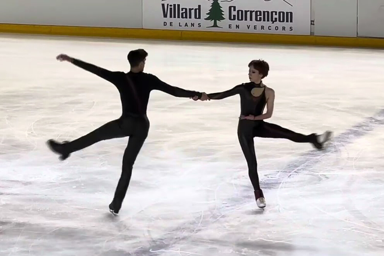 maxresdefault-pic4_zoom-1500x1500-86298