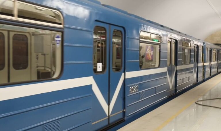 Первый поезд достиг станции «Горный институт»