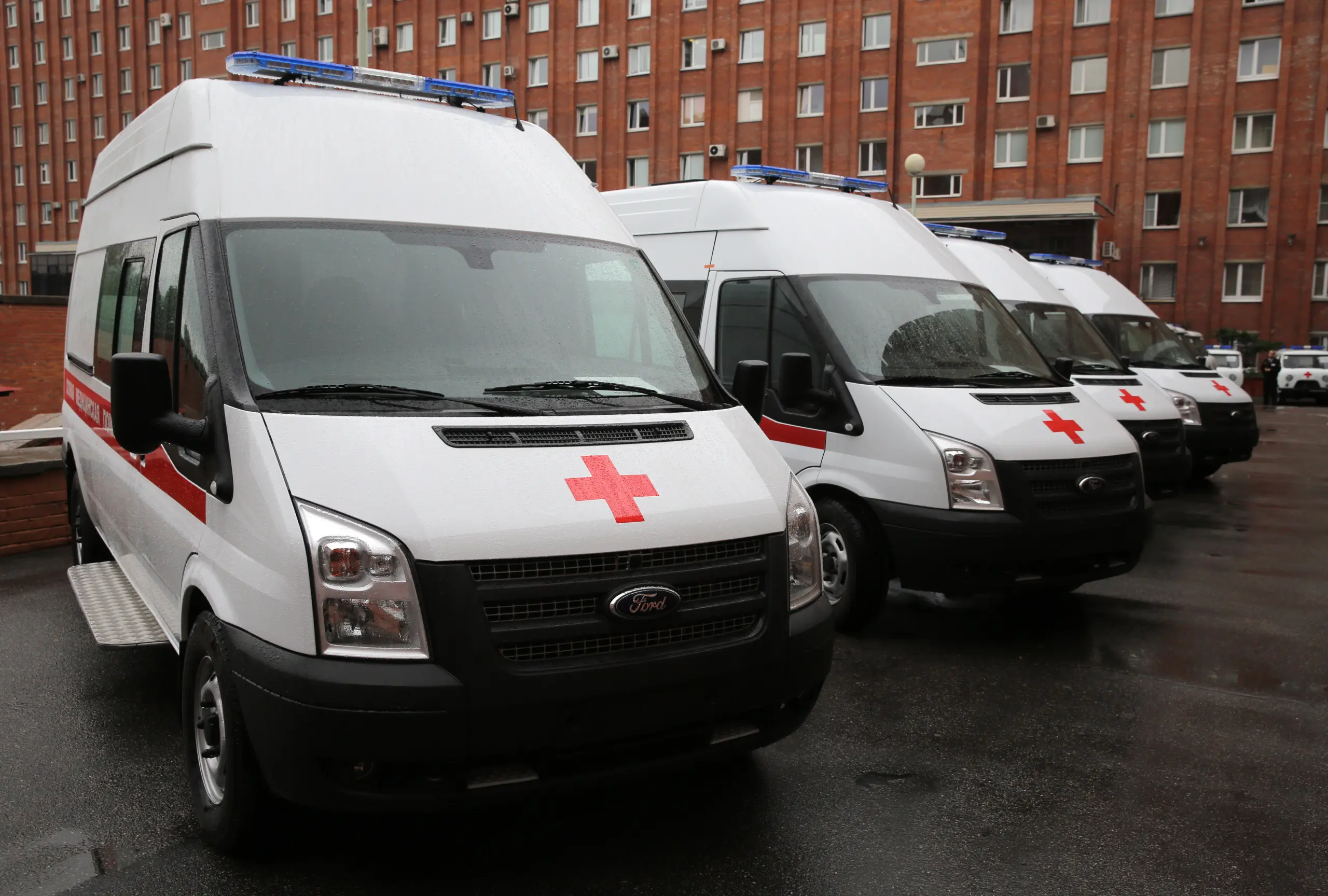 В Петербурге водитель сбил шестерых пешеходов и скрылся с места аварии