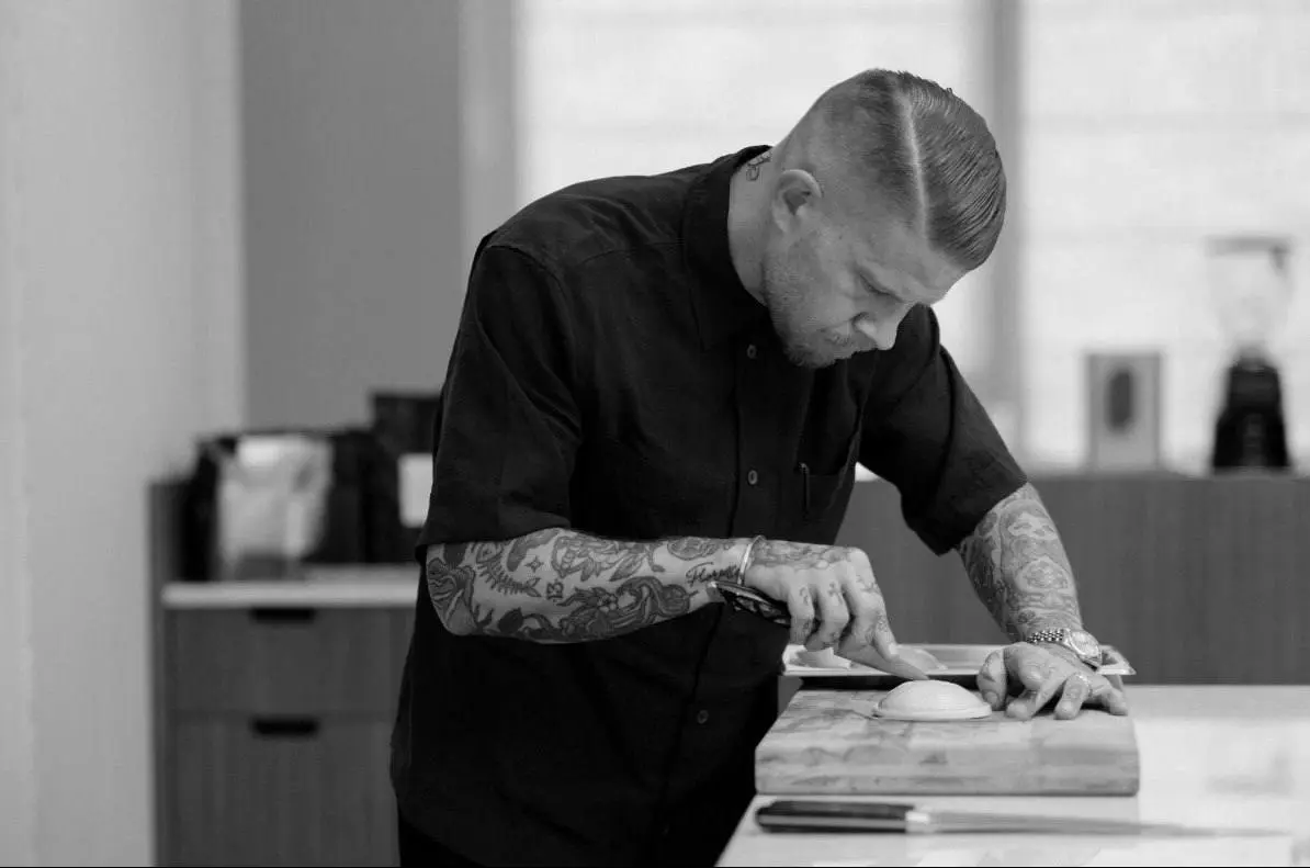 Умер шведский шеф-повар Дэниел Хогландер: звезда гастрономии и создатель ресторана Dreva в Петербурге