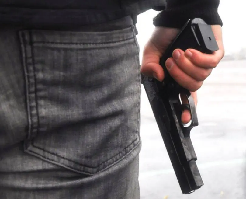 Пенсионер получил огнестрельное ранение на «Проспекте Большевиков»