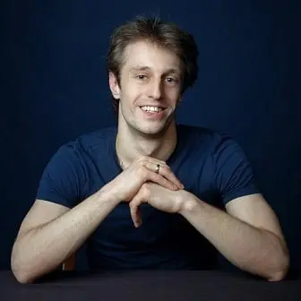 Артист Михайловского театра Волков пострадал на репетиции от гладиаторского меча