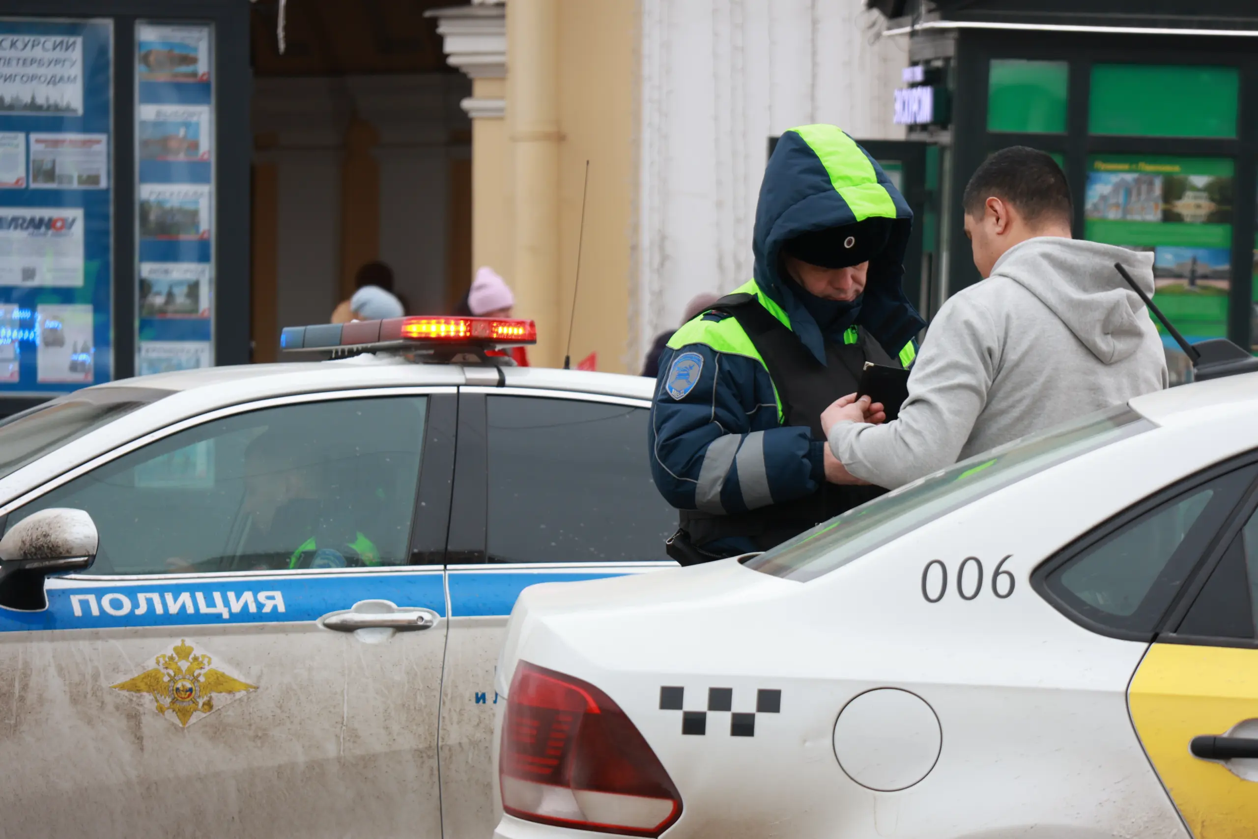 Тело сестры-подростка в ванной нашел житель Петербурга