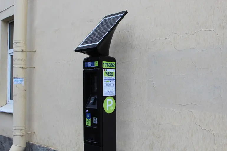 Почти 62 тысячи автомобилистов-уклонистов от оплаты парковки выявили в Петербурге