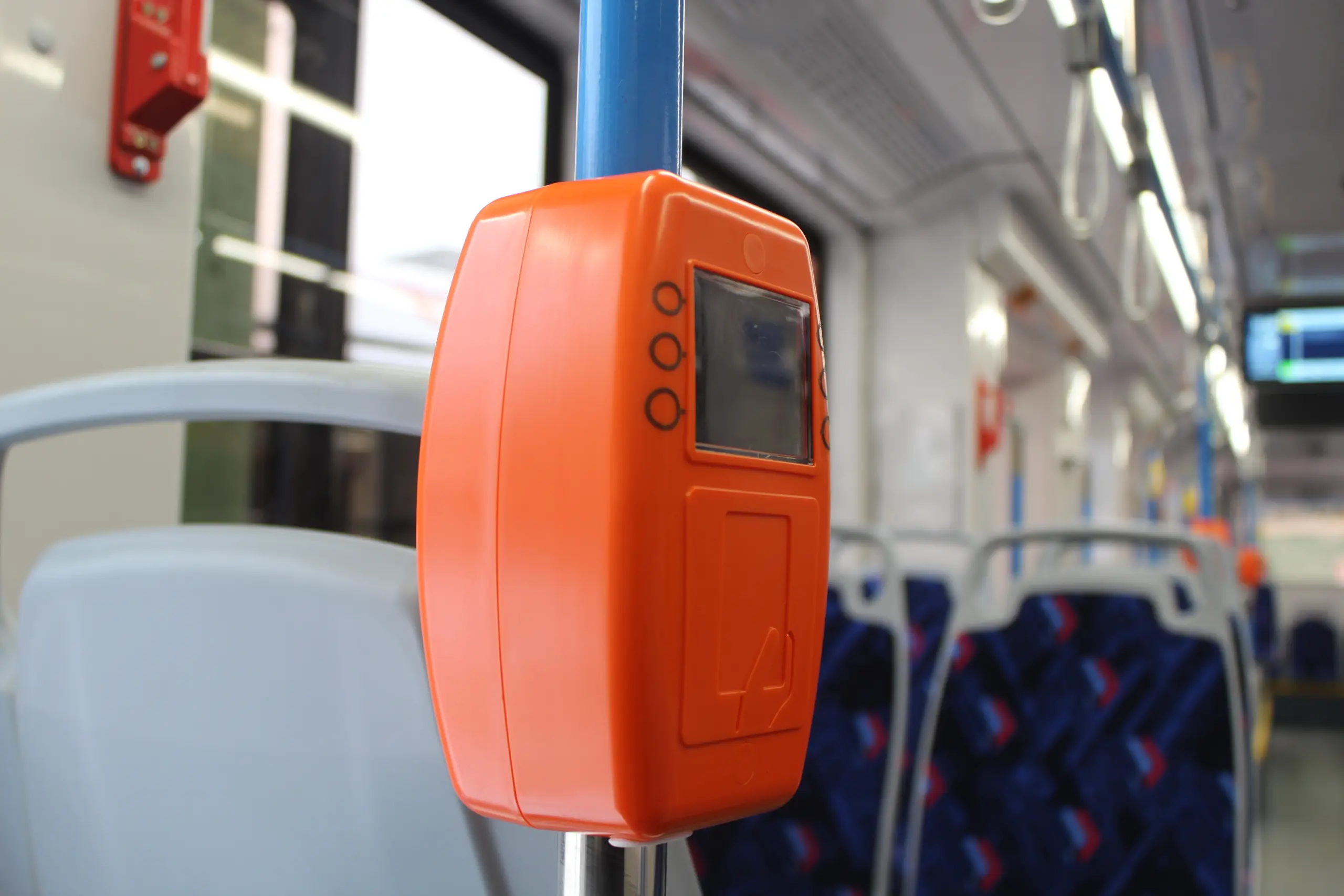 Пенсионеры в России могут получить единую социальную карту