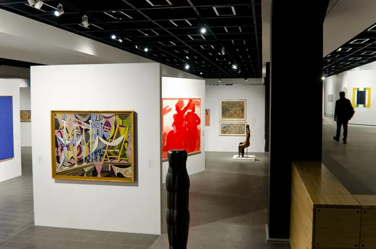 Принц Уильям и Кейт вышли под проливной дождь ради встречи с толпой