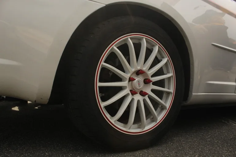 На кого из членов королевской семьи Великобритании совершали покушения