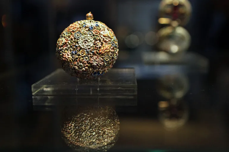 Экспонаты Лувра оказались под угрозой из-за коммунальной аварии