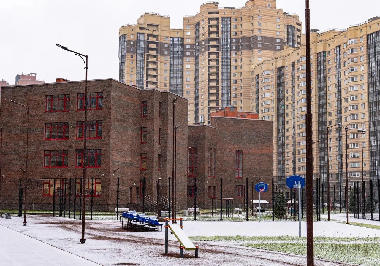 В жилом комплексе «Северная долина» сдана в эксплуатацию новая школа на 825 мест