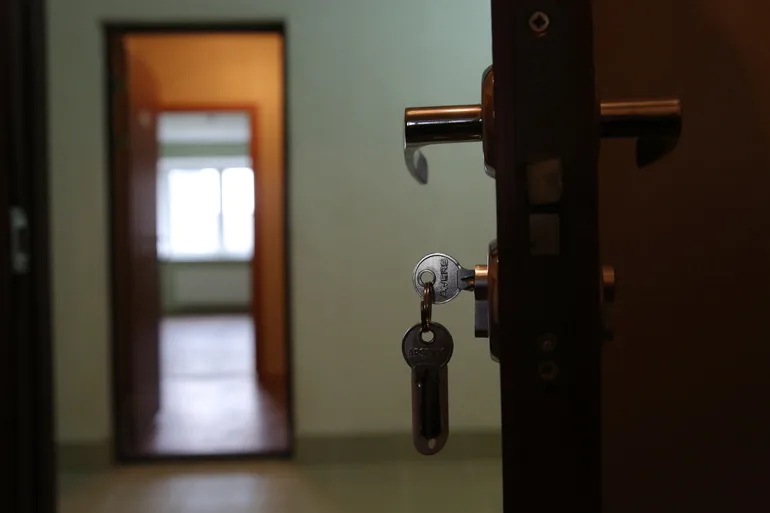 В элитном доме Долиной выставили на продажу сразу три квартиры