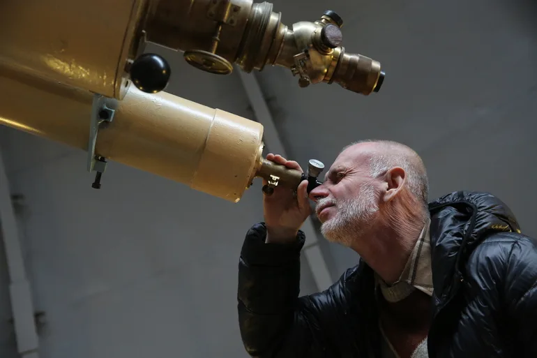 Стало известно, почему Землю не освещает двойное Солнце