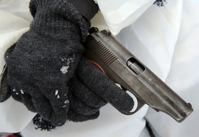 На кого из членов королевской семьи Великобритании совершали покушения