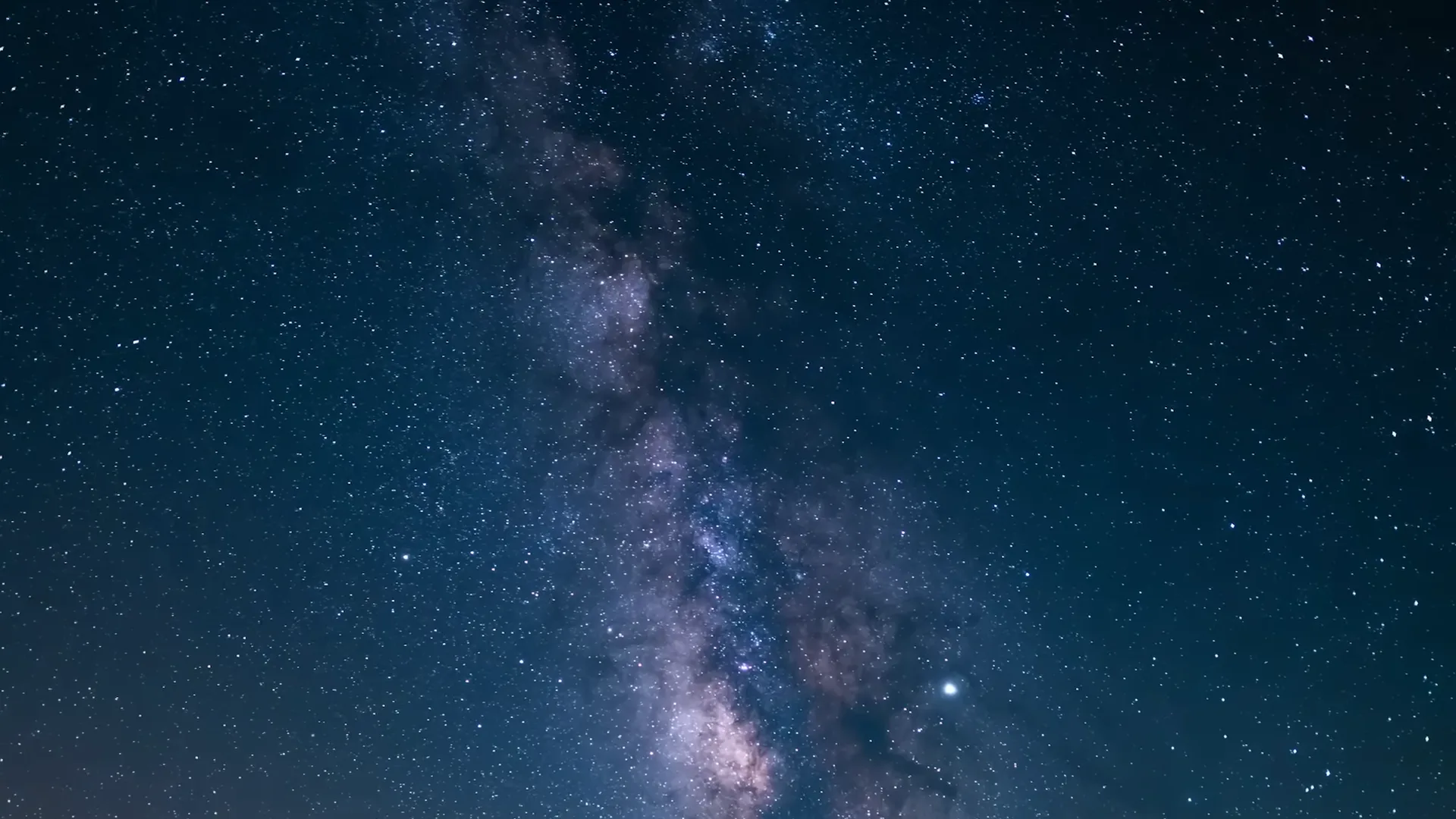 Астероид размером с автобус пролетит над Землей вечером в четверг