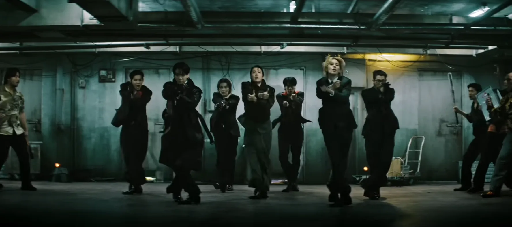 Группа BTS выпустила клип с отсылками к фильму «Олдбой»