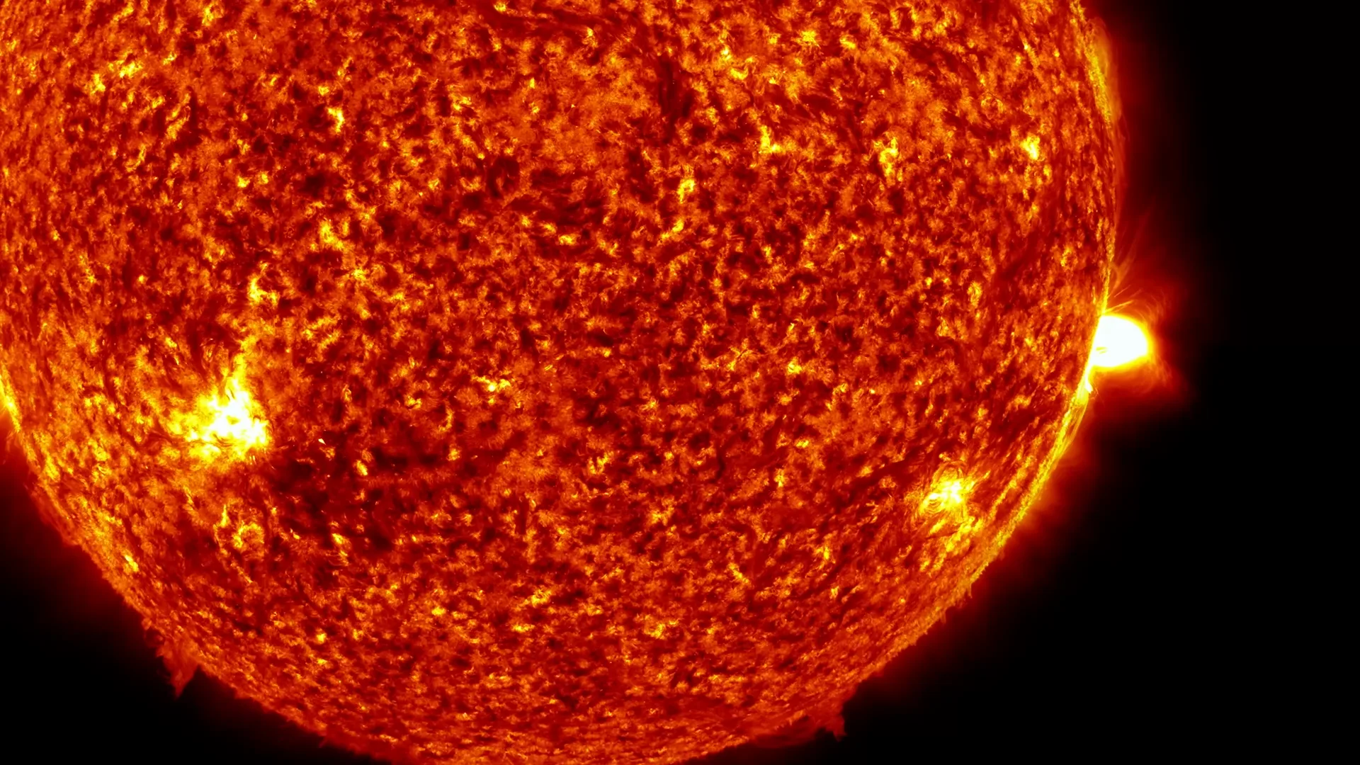 На Солнце произошли самые сильные вспышки почти за 80 дней