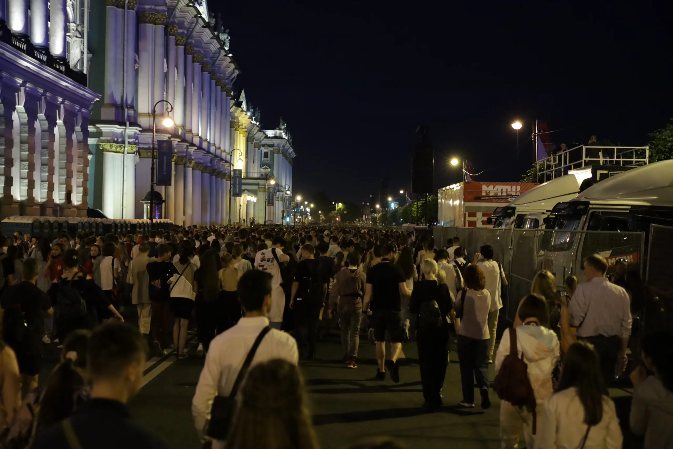 Петербуржцев ждут шоу и ограничения на «Алых парусах» в 2026 году