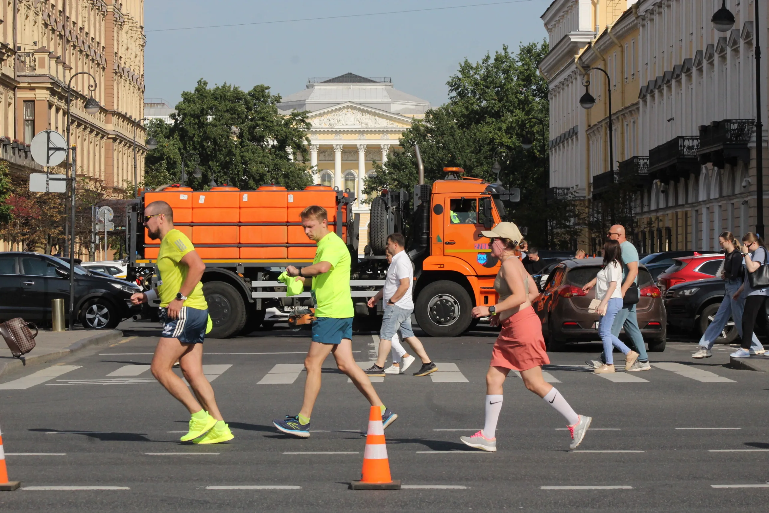 Петербург перекрывает центр чаще Нью-Йорка, но не получает от марафонов выгоды