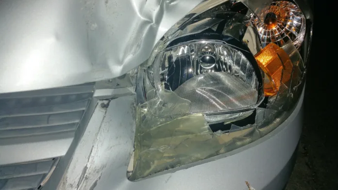 light-car-wheel-window-glass-vehicle-627244-pxhere.com (1)