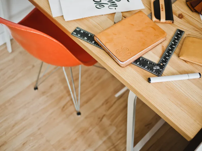 desk-working-table-wood-guitar-chair-1590-pxhere.com