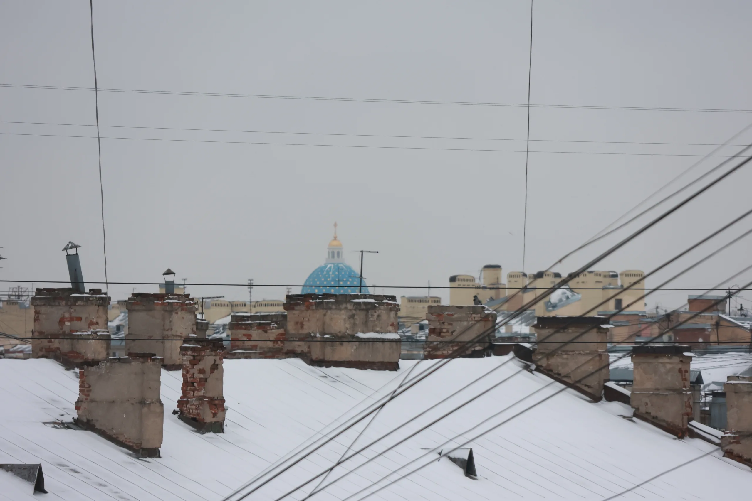 Закончился сезон прогулок по крышам, но можно вернуть их городу в другом виде